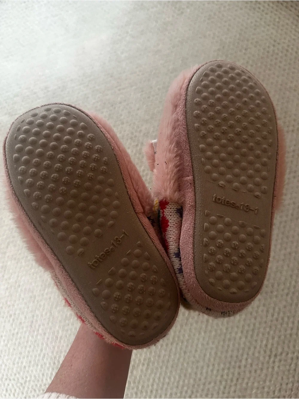 Totes Kids Pink Faux-Fur Llama Bootie Slippers size 13 size 1 youth pink